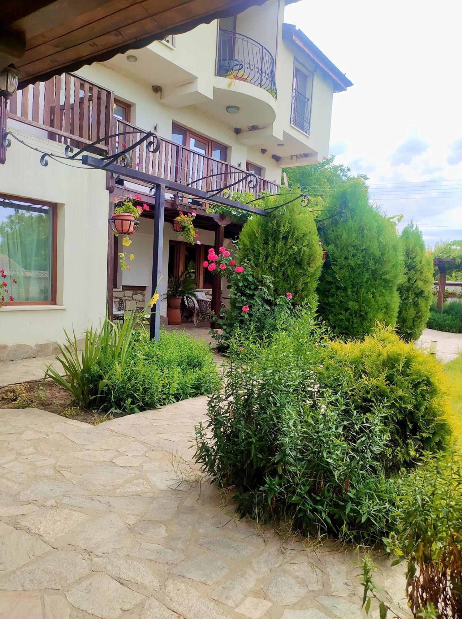 Guest House Villa Elma Nevsha 外观 照片